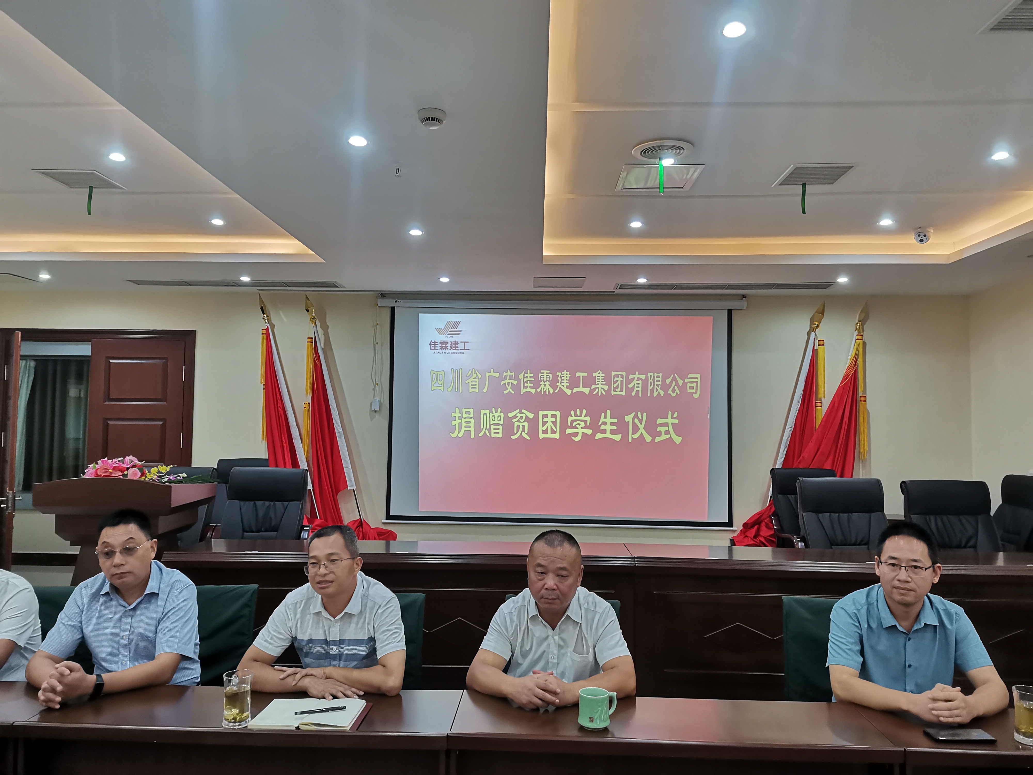 C:\Users\Administrator\Desktop\06cc956bd477878604ed8d5a192dd81.jpg C:\Users\Administrator\Desktop\06cc956bd477878604ed8d5a192dd81.jpg